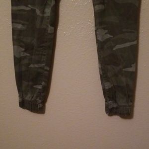 Rewind camo pants